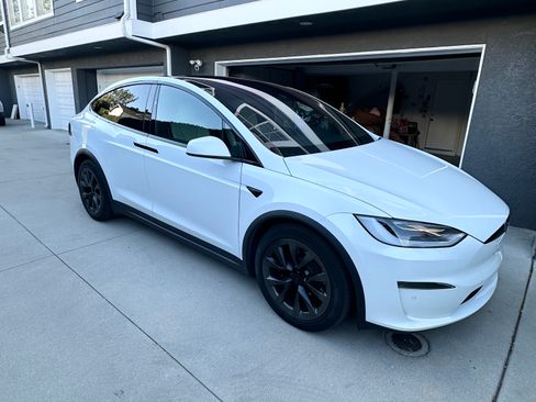 Used 2023 Tesla Model X AWD/4WD image 1