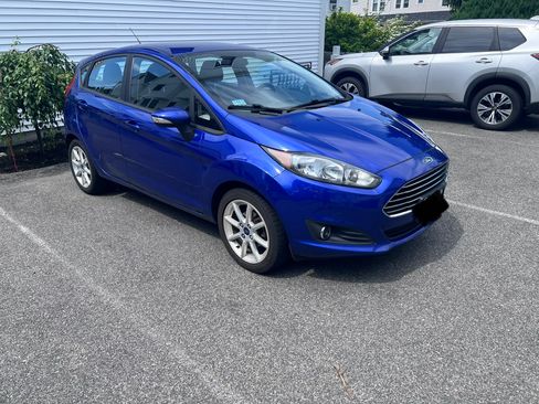 Used 2015 Ford Fiesta SE w/ Comfort Package FWD image 5