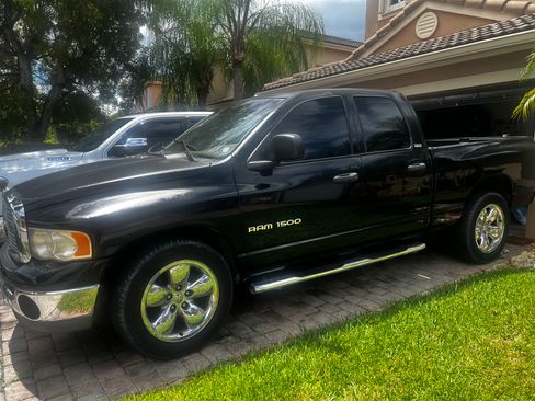 Used 2002 Dodge Ram 1500 Truck 2WD Quad Cab image 1