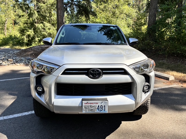 Used 2022 Toyota 4Runner SR5 Premium w/ 4Runner Black Package (TMS) AWD/4WD image 5