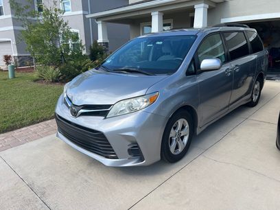 Used 2018 Toyota Sienna LE