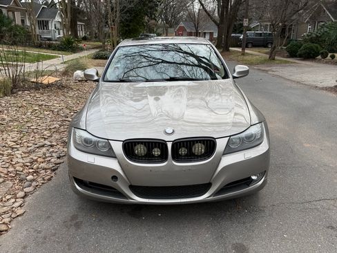 Used 2012 BMW 328i xDrive Wagon image 2