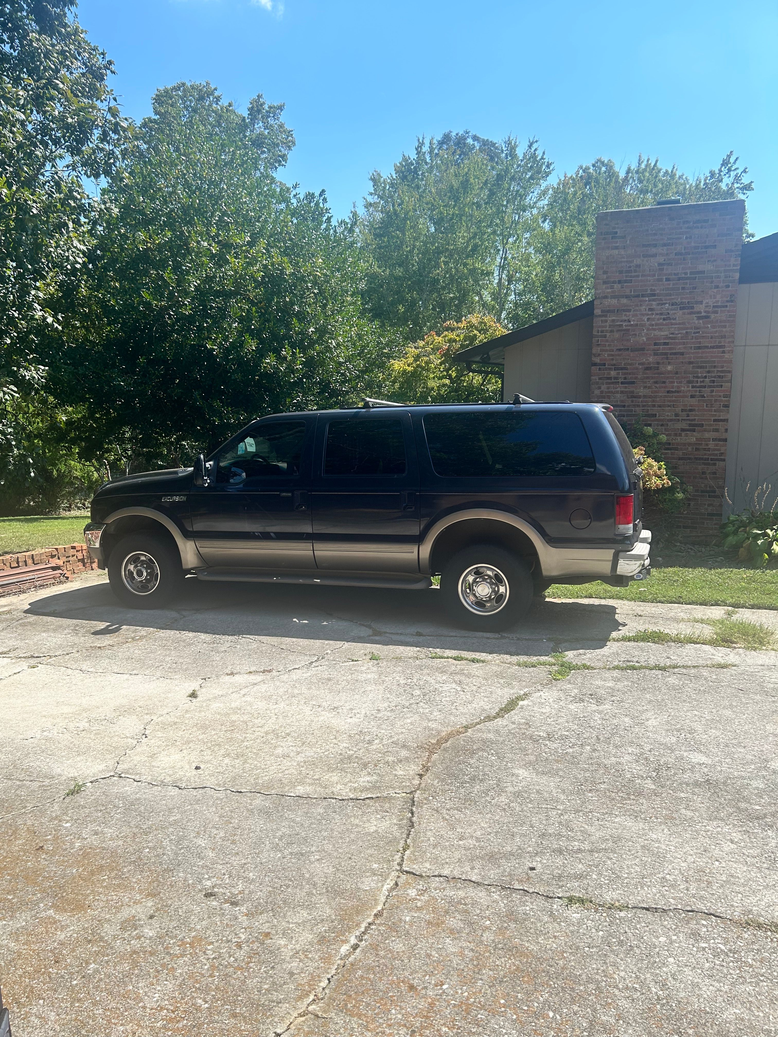 Used 2000 Ford Excursion Limited AWD/4WD image 15