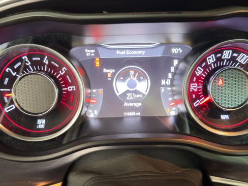 Used 2015 Dodge Challenger SXT RWD image 14