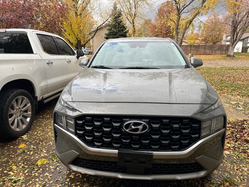 Used 2021 Hyundai Santa Fe SE image 4