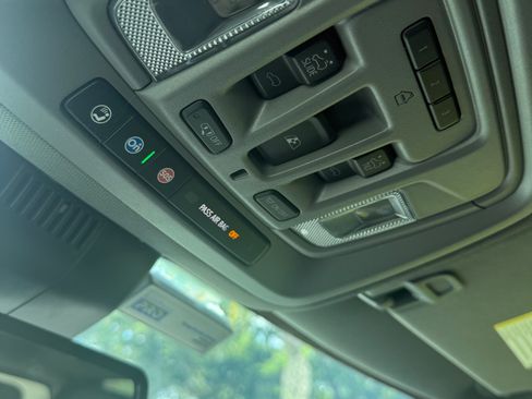 Used 2023 GMC Sierra 1500 SLT w/ SLT Premium Package image 10