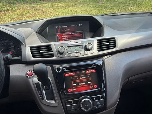 Used 2015 Honda Odyssey EX image 16