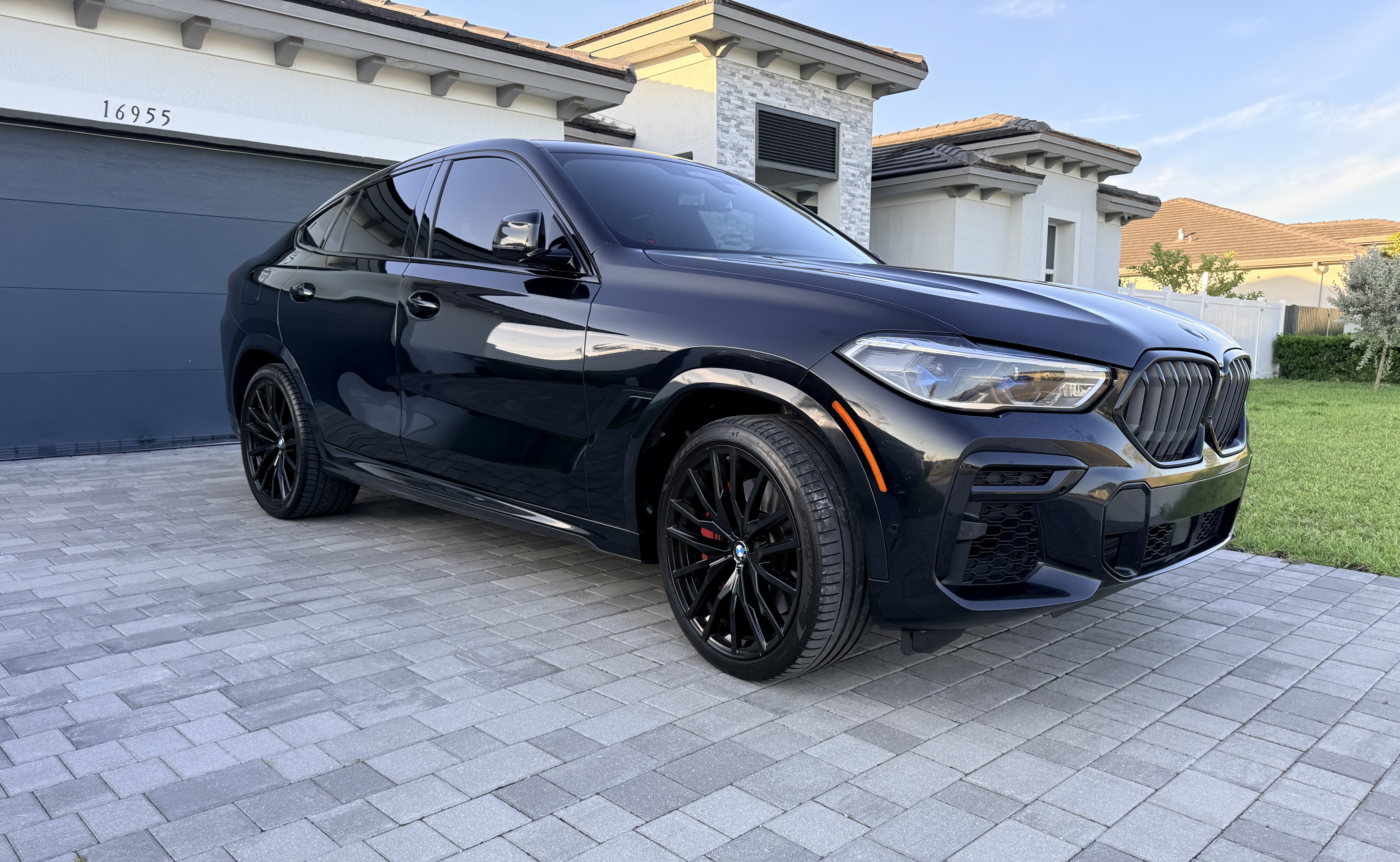 Used 2022 BMW X6 M50i w/ Executive Package AWD/4WD image 11