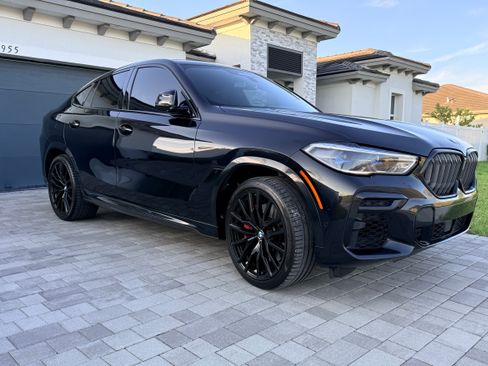 Used 2022 BMW X6 M50i w/ Executive Package AWD/4WD image 11