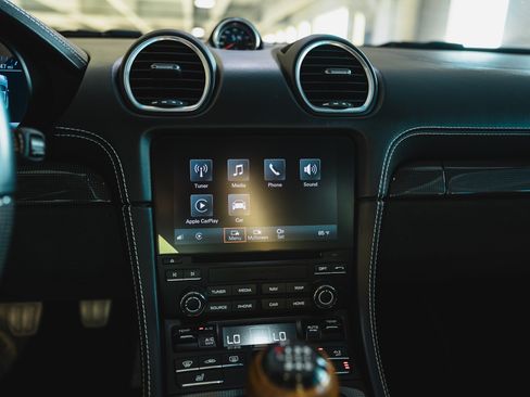 Used 2022 Porsche 718 Cayman GTS image 24