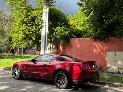 Used 2011 Ford Mustang Premium w/ 202A Rapid Spec Order Code image 2