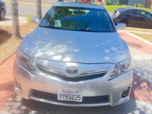 Used 2010 Toyota Camry Hybrid FWD image 1