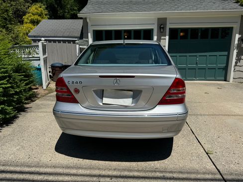 Used 2002 Mercedes-Benz C 240 Sedan image 8