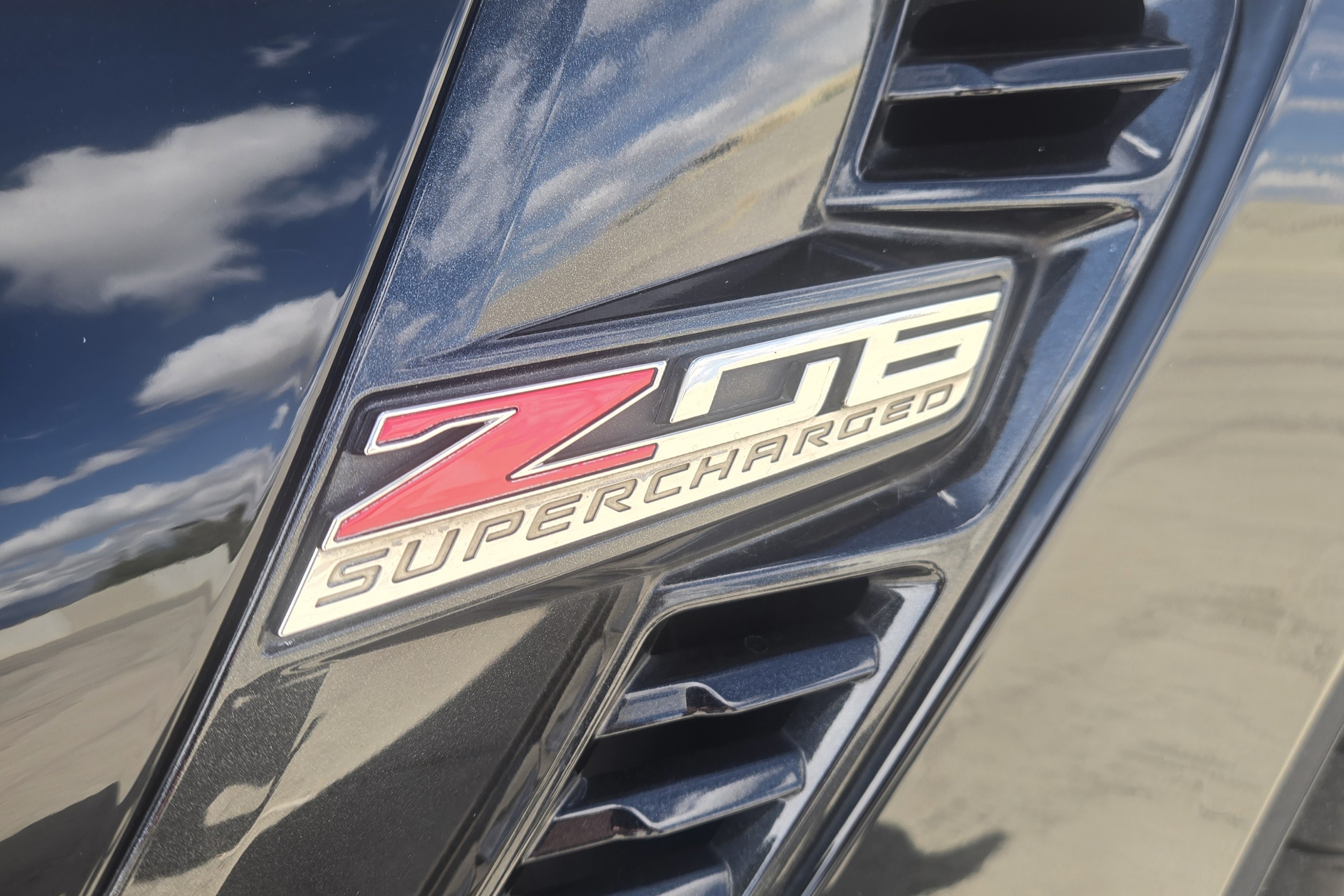 Used 2016 Chevrolet Corvette Z06 w/ 2LZ Preferred Equipment Group RWD image 12