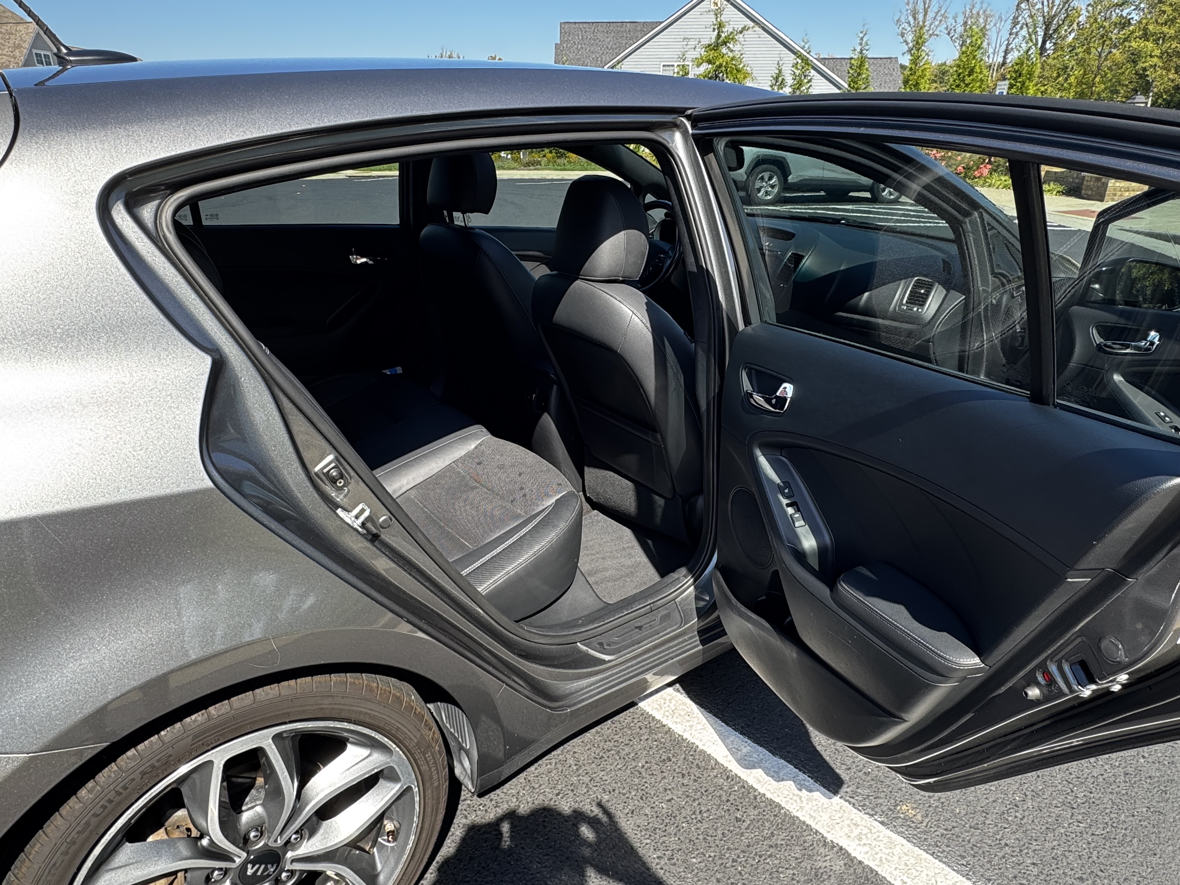 Used 2015 Kia Forte SX w/ SX Premium Package FWD image 9