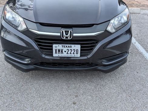 Used 2017 Honda HR-V LX image 11