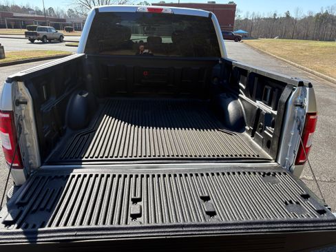 Used 2018 Ford F150 XLT image 16