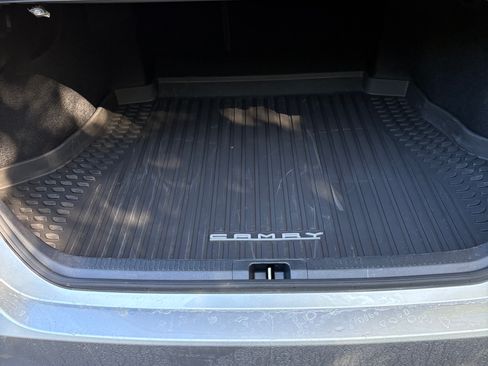 Used 2022 Toyota Camry XLE image 6