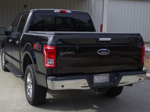 Used 2017 Ford F150 XLT w/ Equipment Group 302A Luxury image 5