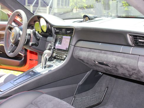 Used 2018 Porsche 911 GT3 image 15