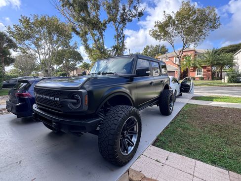 Used 2022 Ford Bronco Badlands image 4