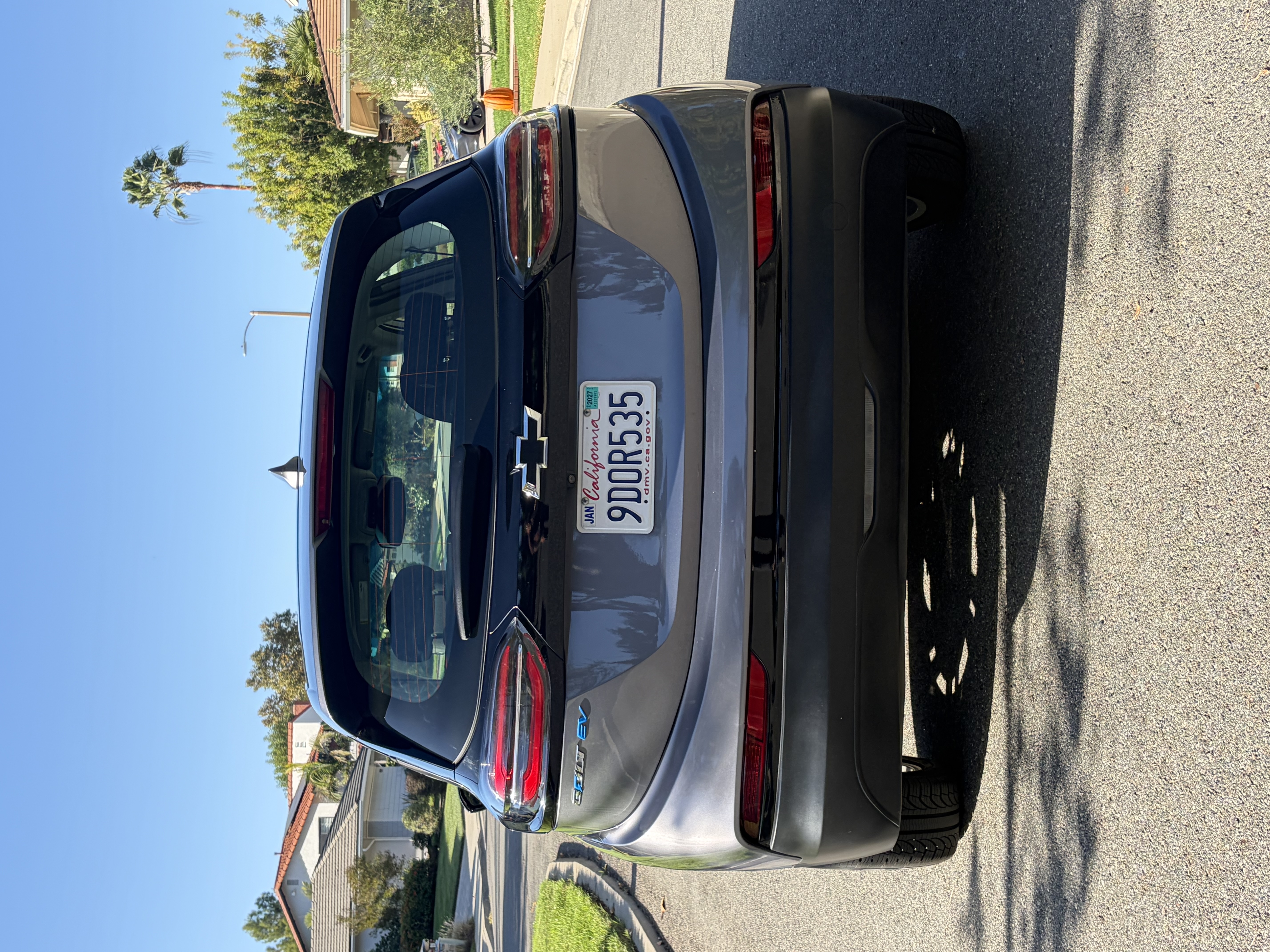 Used 2023 Chevrolet Bolt LT FWD image 4