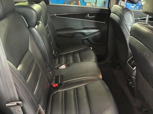 Used 2017 Kia Sorento EX w/ EX V6 Premium Package AWD/4WD image 8