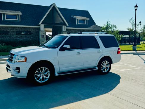 Used 2017 Ford Expedition Limited image 4