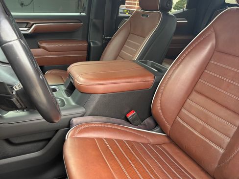 Used 2024 GMC Sierra 1500 Denali Ultimate image 11