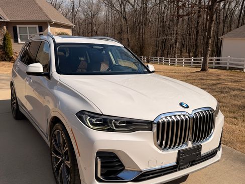 Used 2019 BMW X7 xDrive50i w/ Premium Package image 2