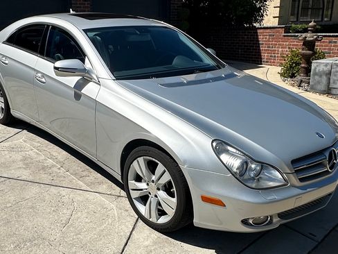 Used 2009 Mercedes-Benz CLS 550 image 4