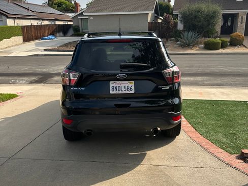 Used 2017 Ford Escape Titanium image 8