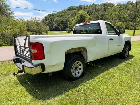 Used 2007 Chevrolet Silverado 1500 W/T RWD image 4