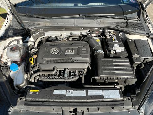 Used 2018 Volkswagen Golf 4-Door image 20