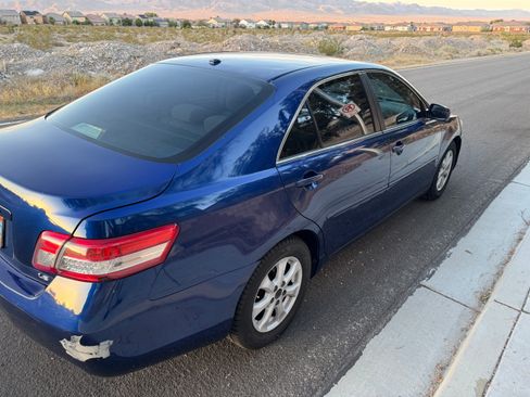 Used 2010 Toyota Camry LE FWD image 5
