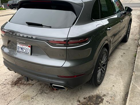 Used 2021 Porsche Cayenne image 4