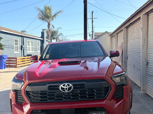 Used 2024 Toyota Tacoma TRD Sport w/ TRD Sport Premium Package image 8