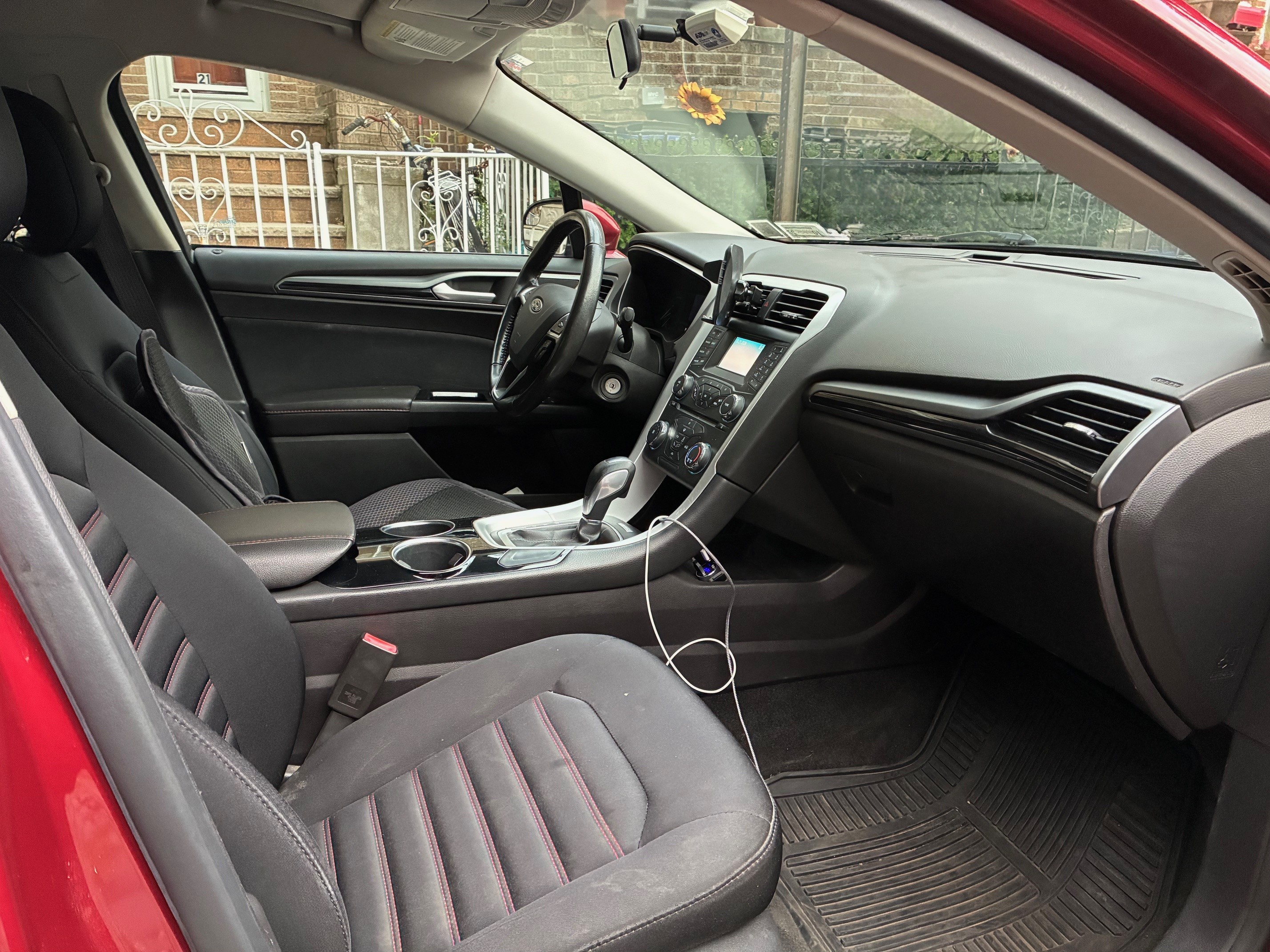 Used 2013 Ford Fusion SE FWD image 14
