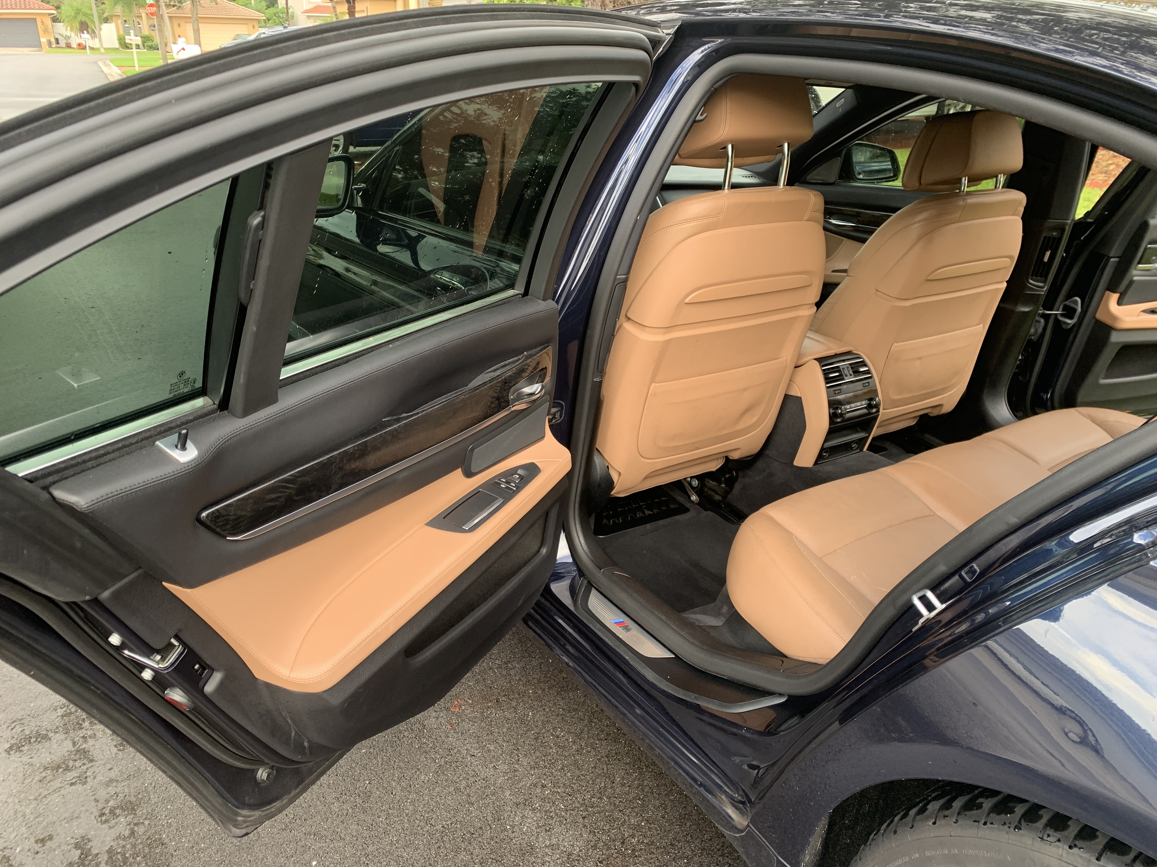 Used 2014 BMW 750i RWD image 11