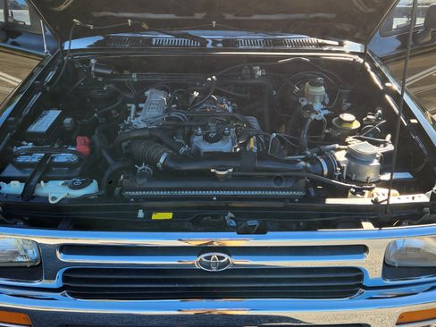 Used 1992 Toyota Pickup Deluxe image 18