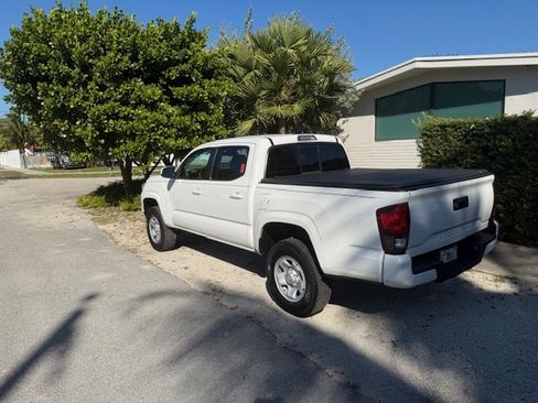 Used 2021 Toyota Tacoma SR w/ SR Convenience Package image 4