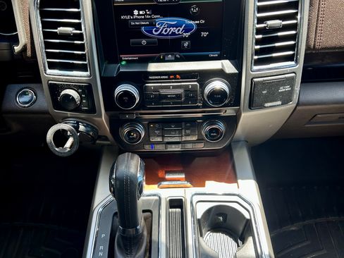 Used 2015 Ford F150 King Ranch w/ Equipment Group 601A Luxury AWD/4WD image 18