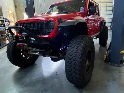 Used 2020 Jeep Gladiator Rubicon image 4