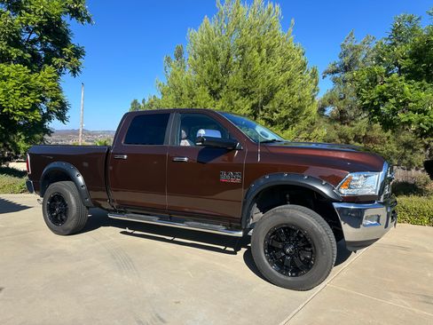 Used 2015 RAM 2500 Laramie w/ Convenience Group AWD/4WD image 1