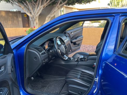 Used 2018 Chrysler 300 S w/ 300S Premium Group image 6