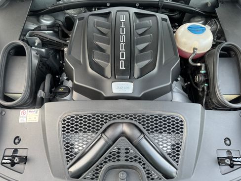 Used 2017 Porsche Macan GTS image 25