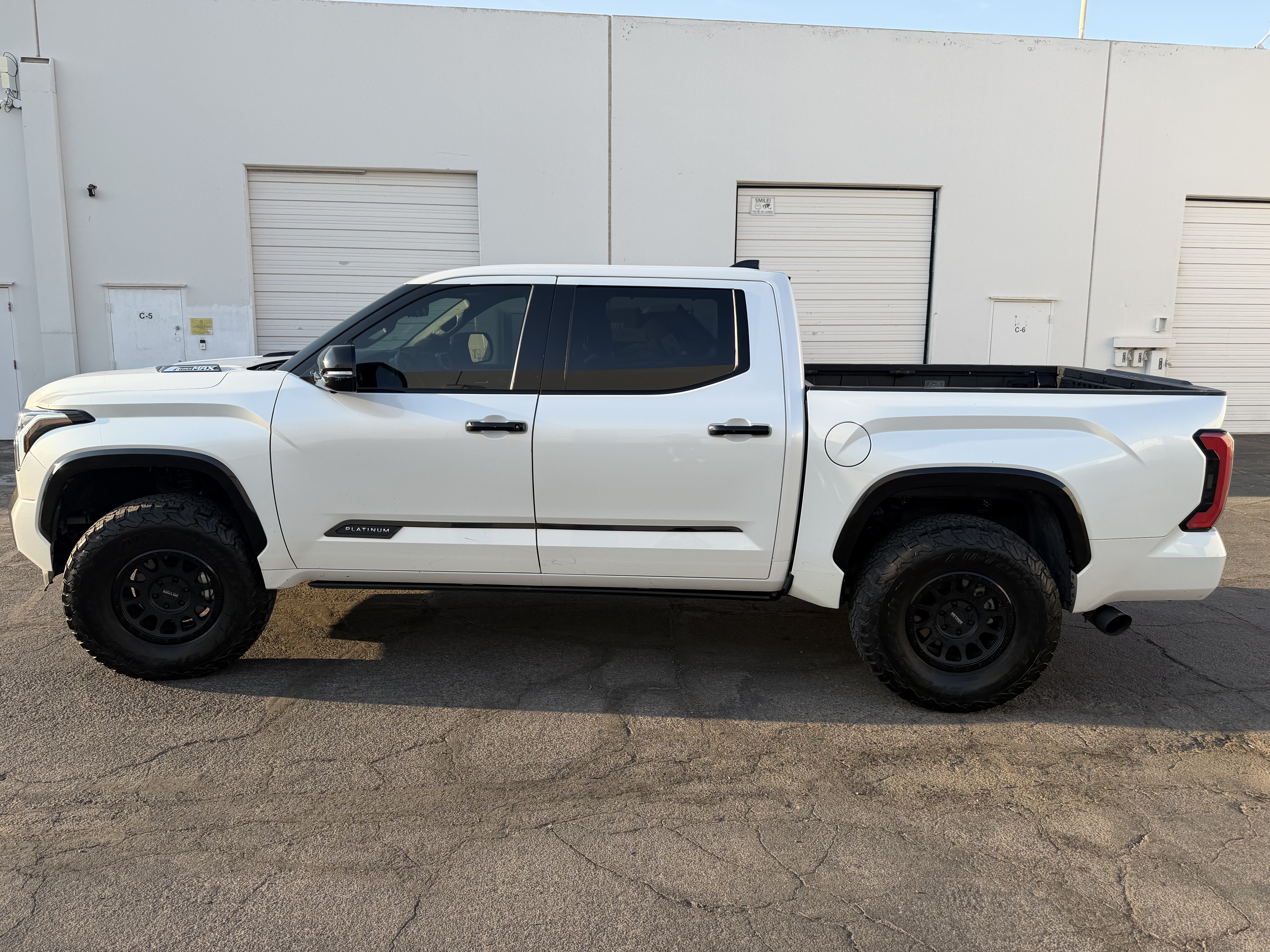 Used 2023 Toyota Tundra Platinum AWD/4WD image 2