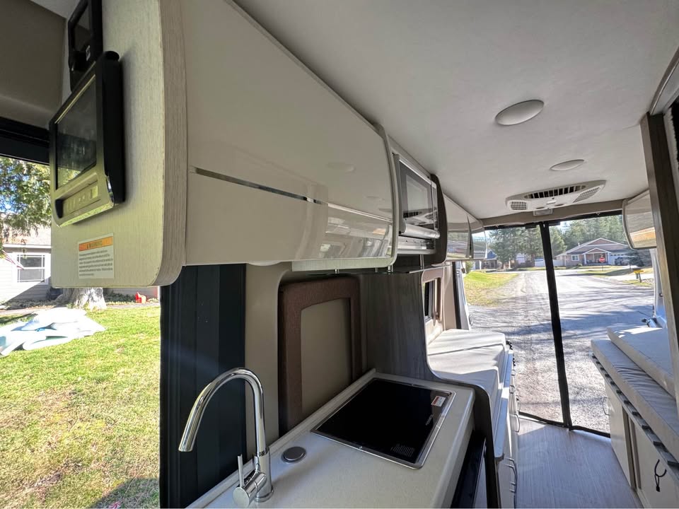 Used 2021 RAM ProMaster 3500 w/ Convenience Group FWD image 5