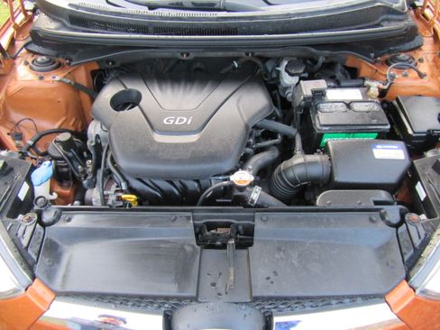 Used 2016 Hyundai Veloster image 15