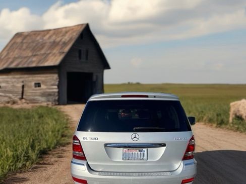 Used 2009 Mercedes-Benz GL 320 BlueTEC 4MATIC image 6